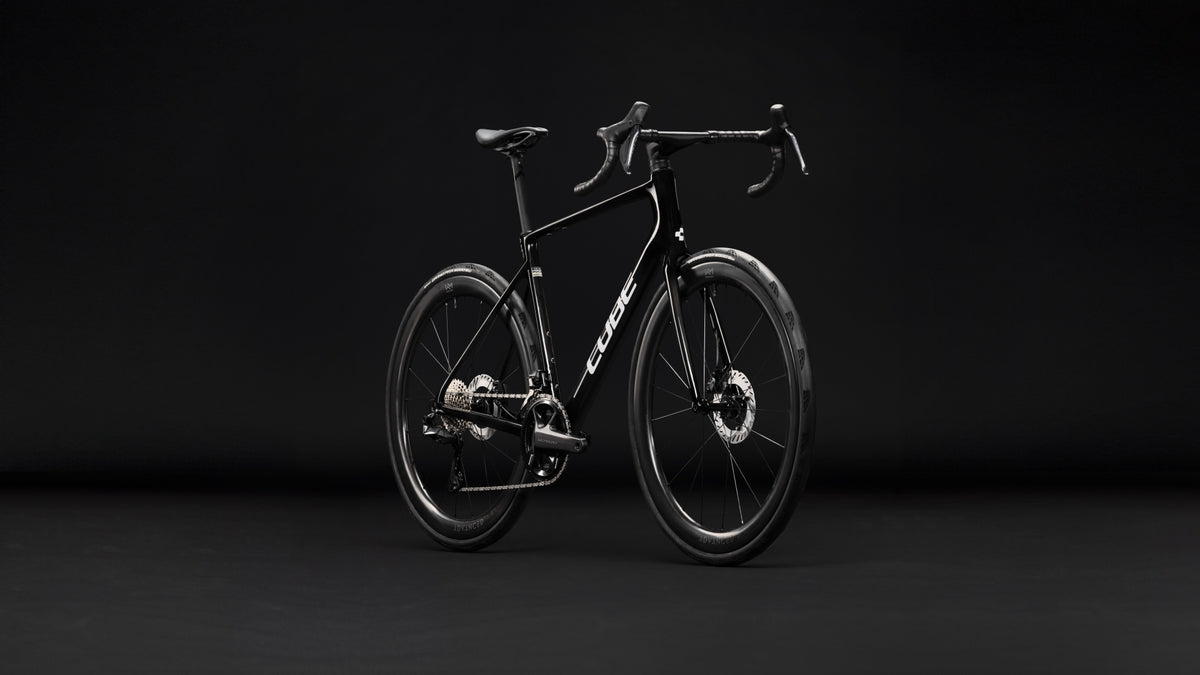 Cube Attain C:62 SLT carbon´n´white (2027)