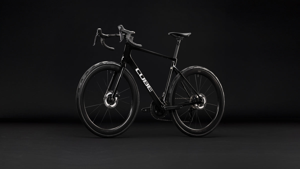 Cube Attain C:62 SLT  carbon´n´white (2027)