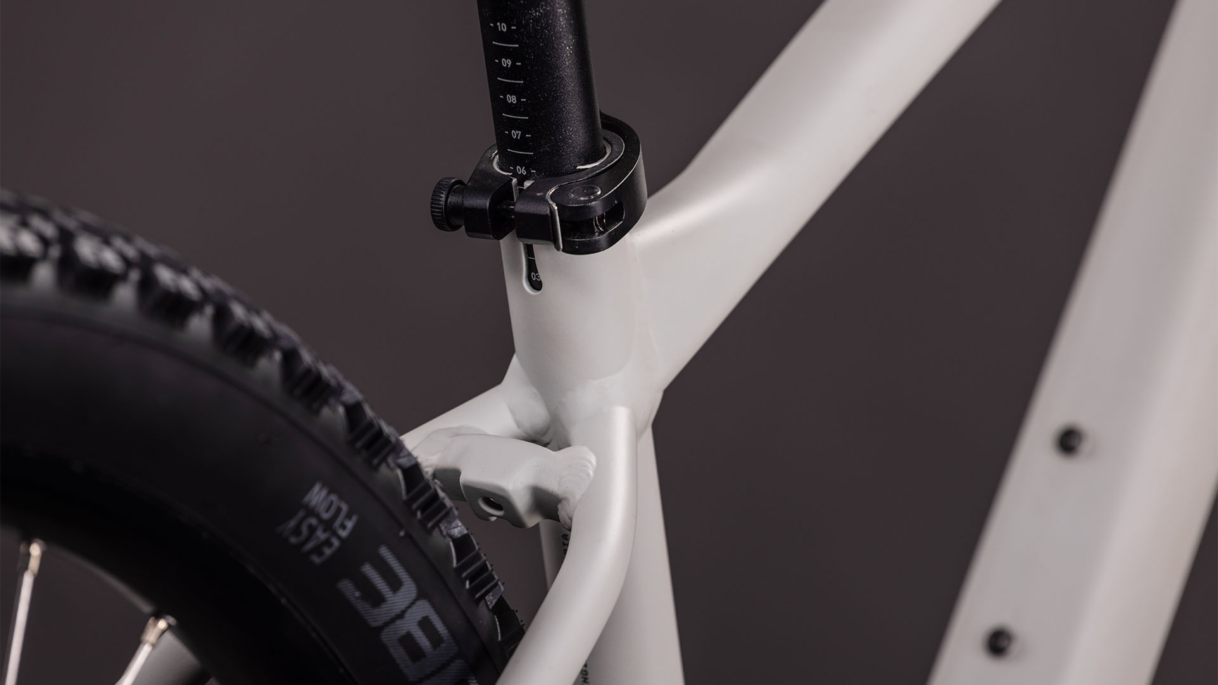 Cube Aim Pro greige´n´titan (2026)