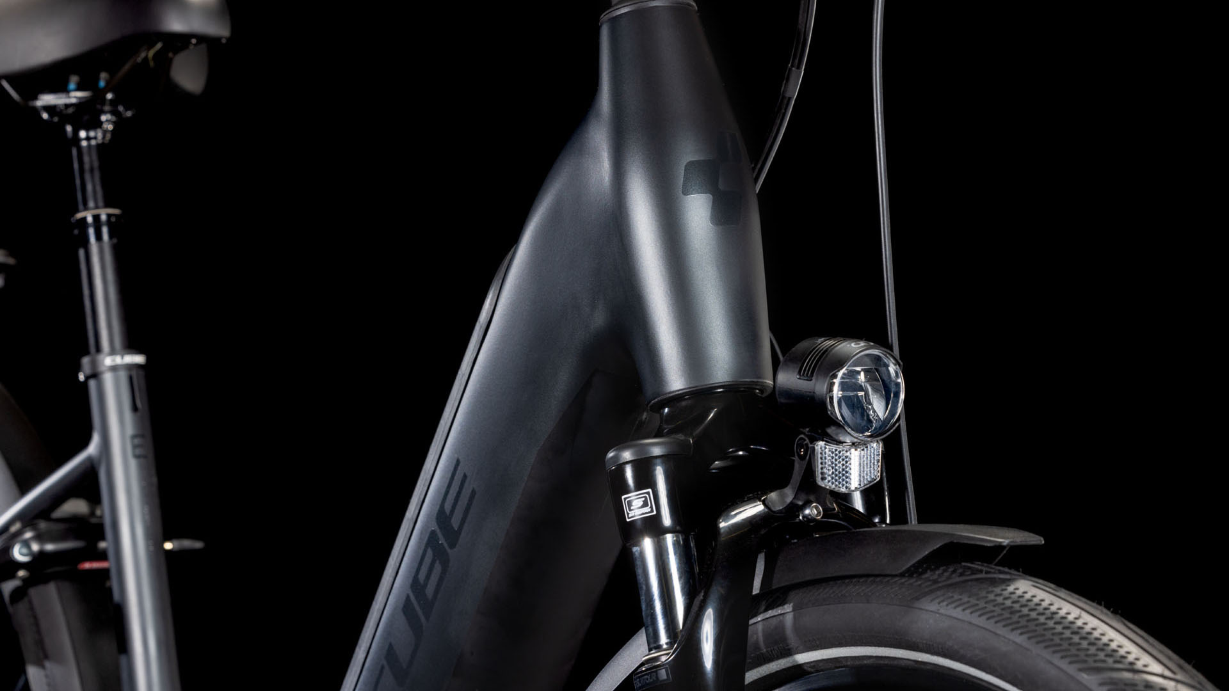 B-Ware Cube Supreme RT Hyb. Deluxe EX 625  Wave 625 metalblack´n´glossy