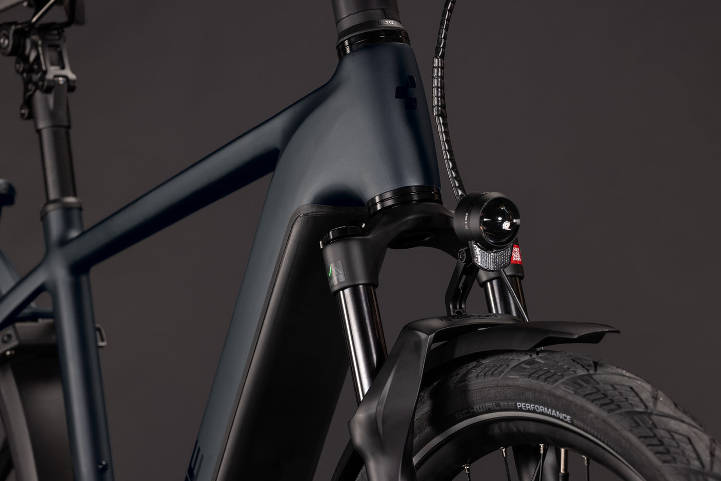 Cube Kathmandu Hybrid Pro 800 Diamant coal´n´black (2027)