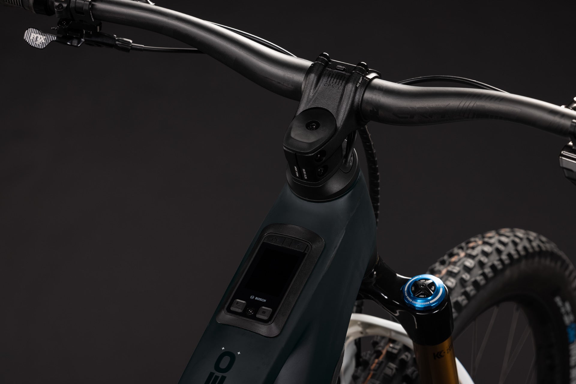 Cube Stereo Hybrid ONE44 HPC AT 800  carbon´n´white (2027)