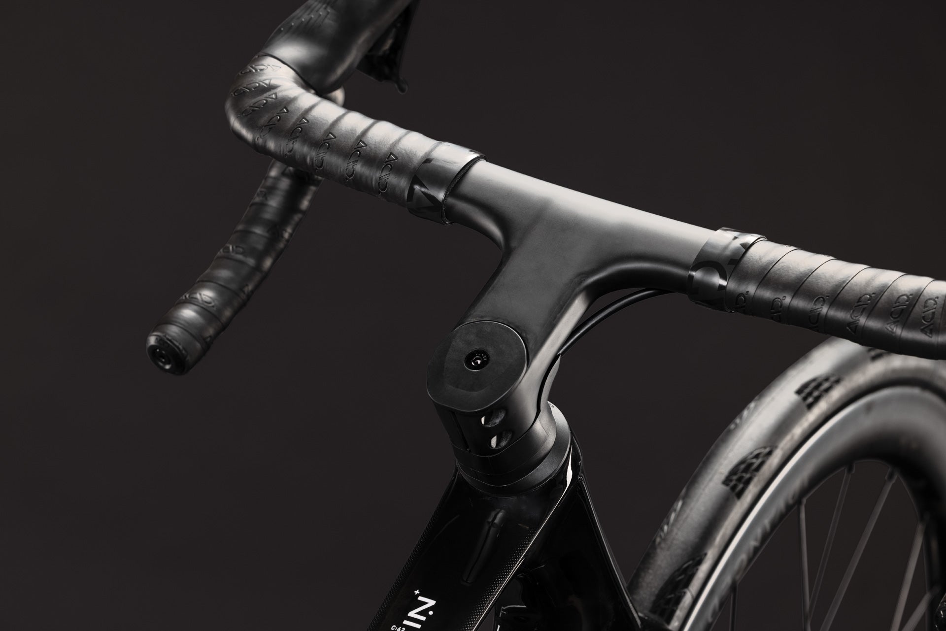 Cube Attain C:62 SLT  carbon´n´white (2027)