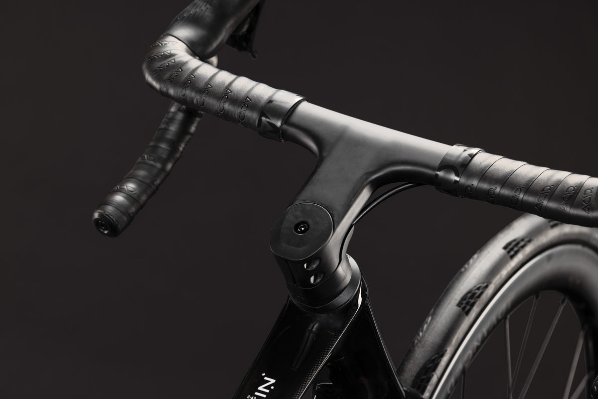 Cube Attain C:62 SLT  carbon´n´white (2027)