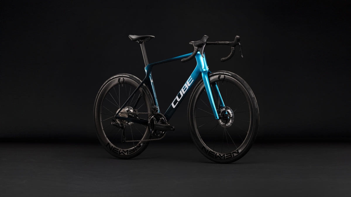 Cube Agree C:62 Race  chromeblue´n´liquidblue (2027)
