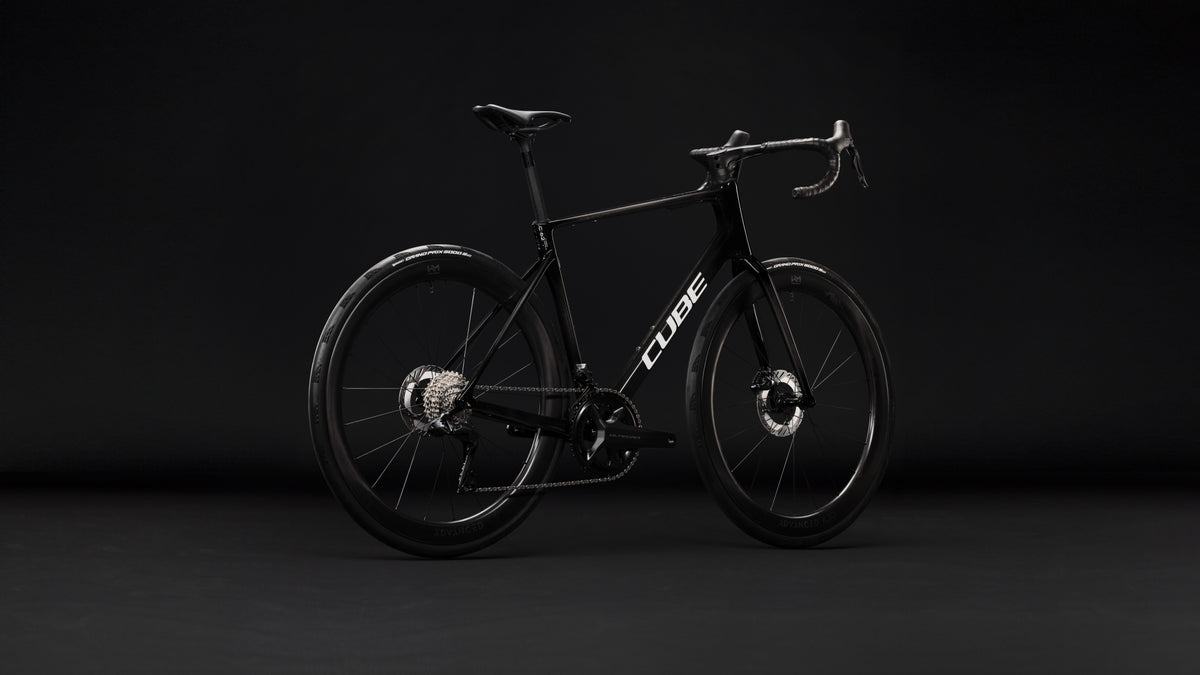Cube Attain C:62 SLT  carbon´n´white (2027)