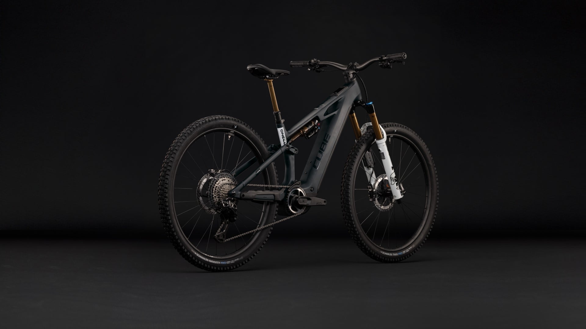 Cube Stereo Hybrid ONE44 HPC AT 800  carbon´n´white (2027)