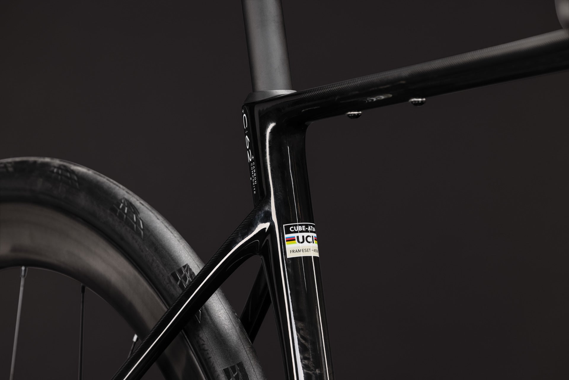 Cube Attain C:62 SLT  carbon´n´white (2027)