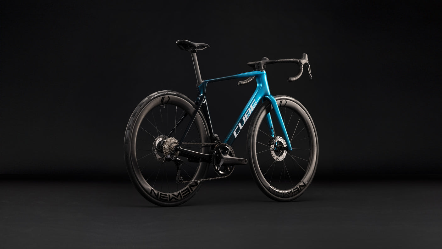 Cube Agree C:62 Race  chromeblue´n´liquidblue (2027)