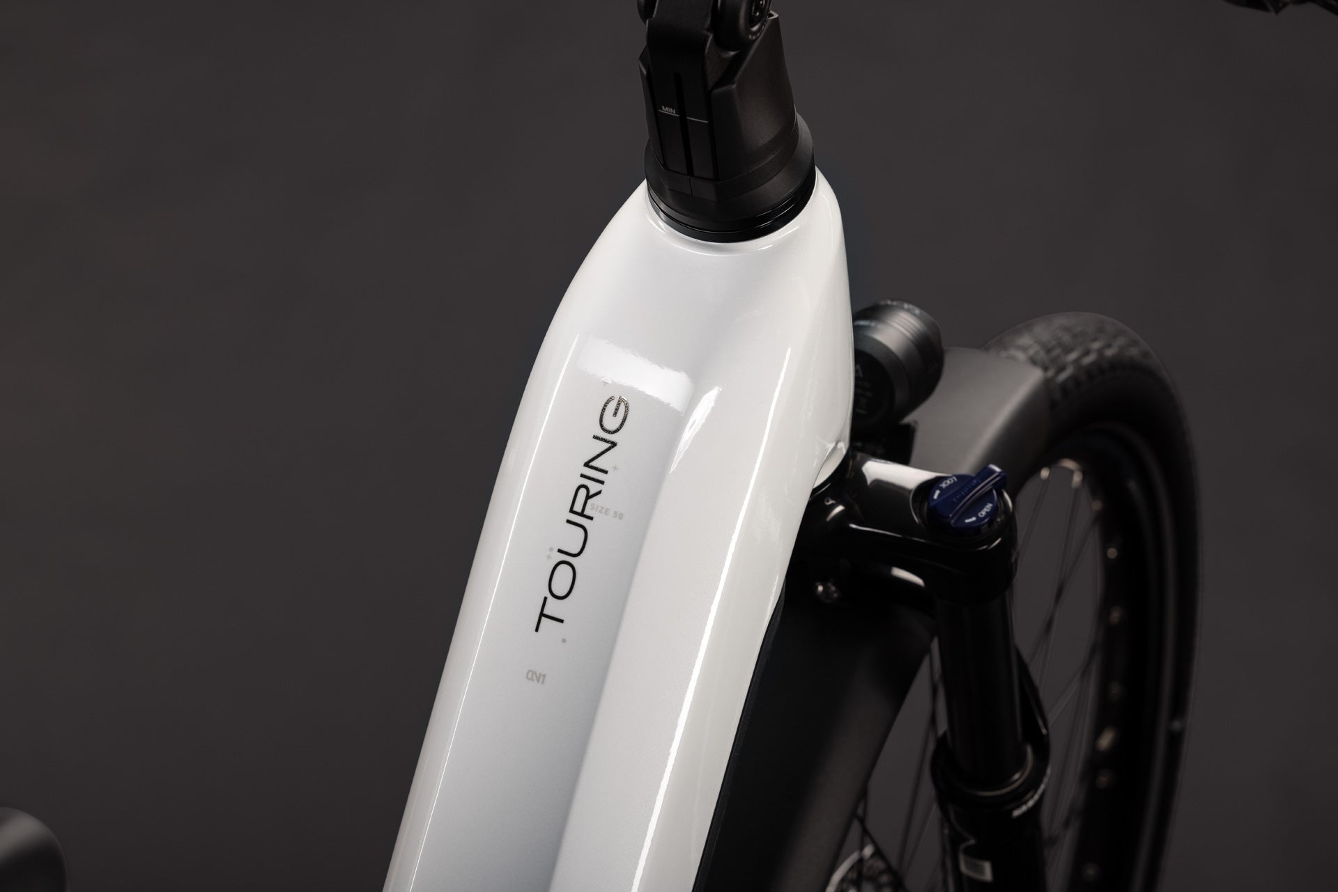Cube Touring Hybrid ONE 600 Easy Entry metallicwhite´n´chrome (2027)