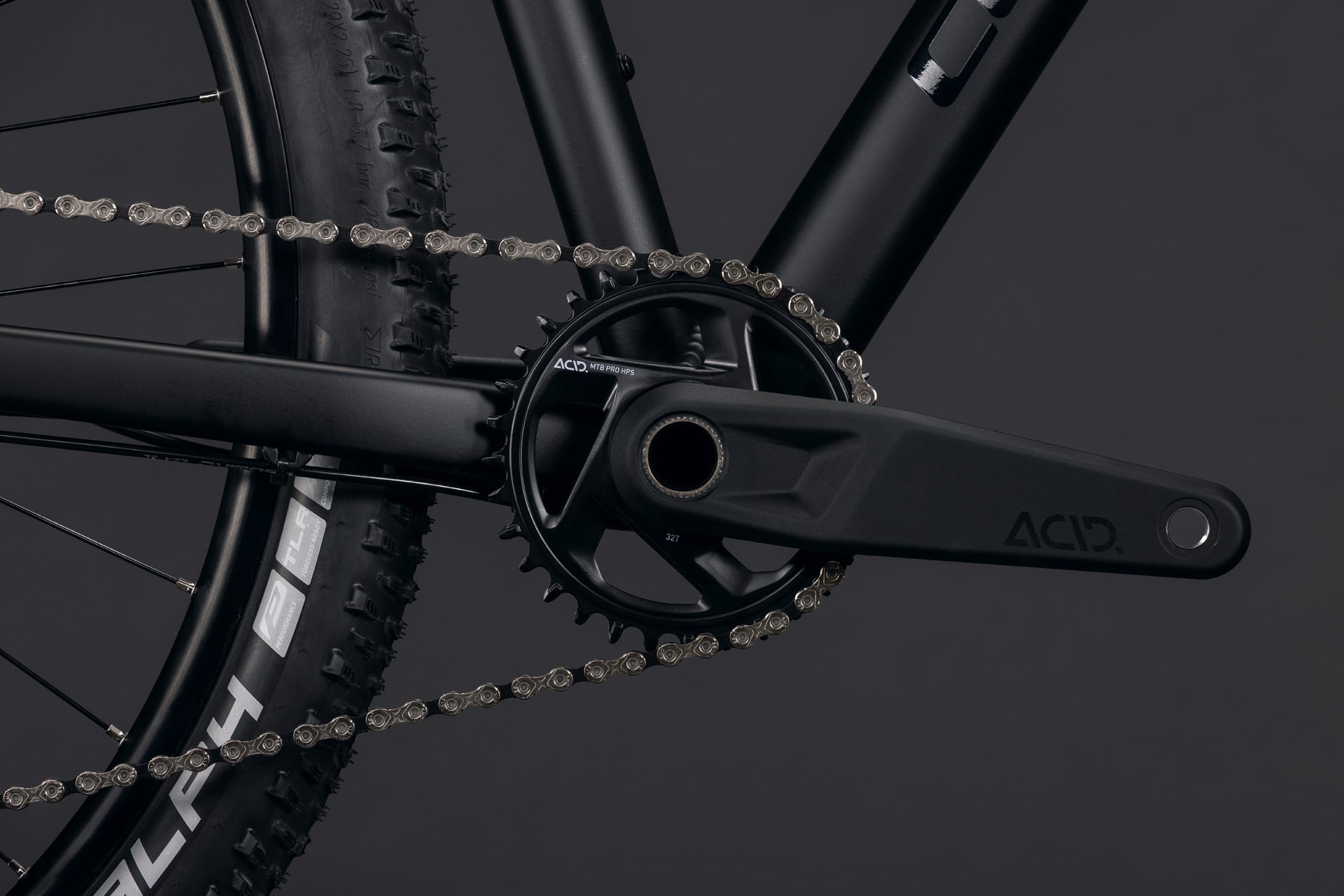 Cube Aim SLT  soot´n´black (2027)
