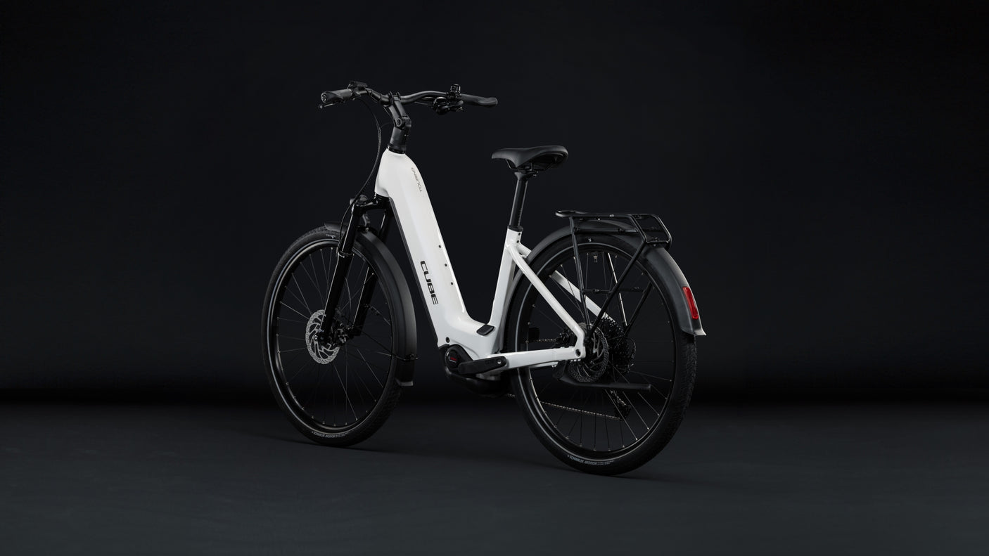 Cube Touring Hybrid ONE 600 Easy Entry metallicwhite´n´chrome (2027)
