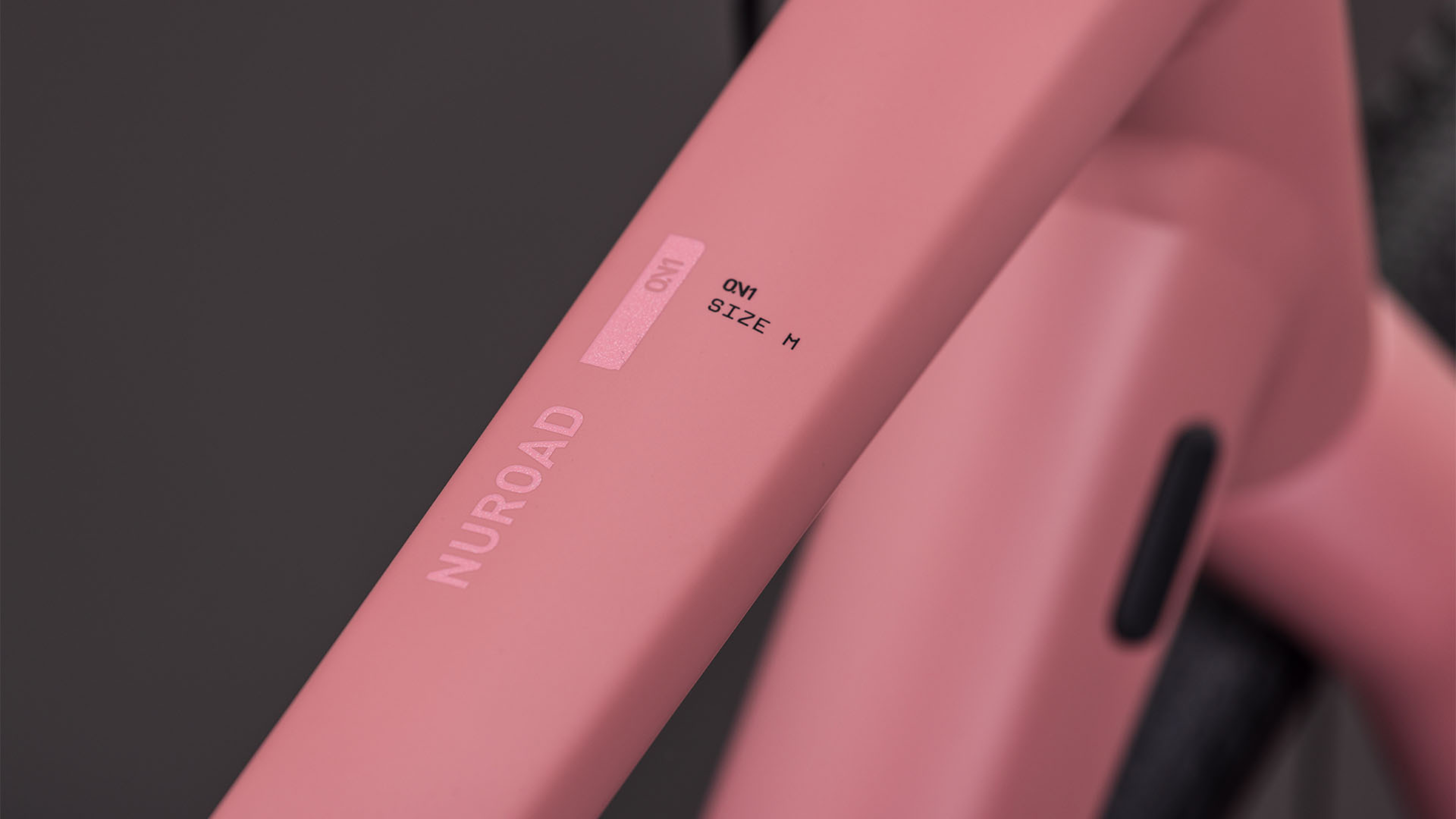 B-Ware Cube Nuroad ONE ruby´n´puce (2026)